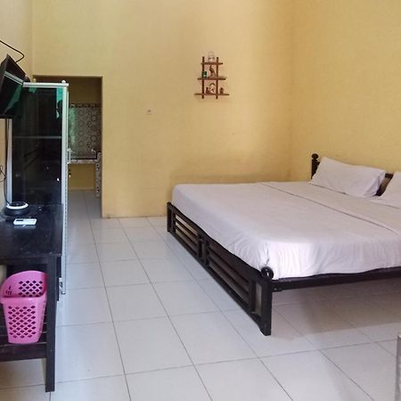 Reddoorz At El Shaday Homestay Banyuwangi بانيووانجى المظهر الخارجي الصورة