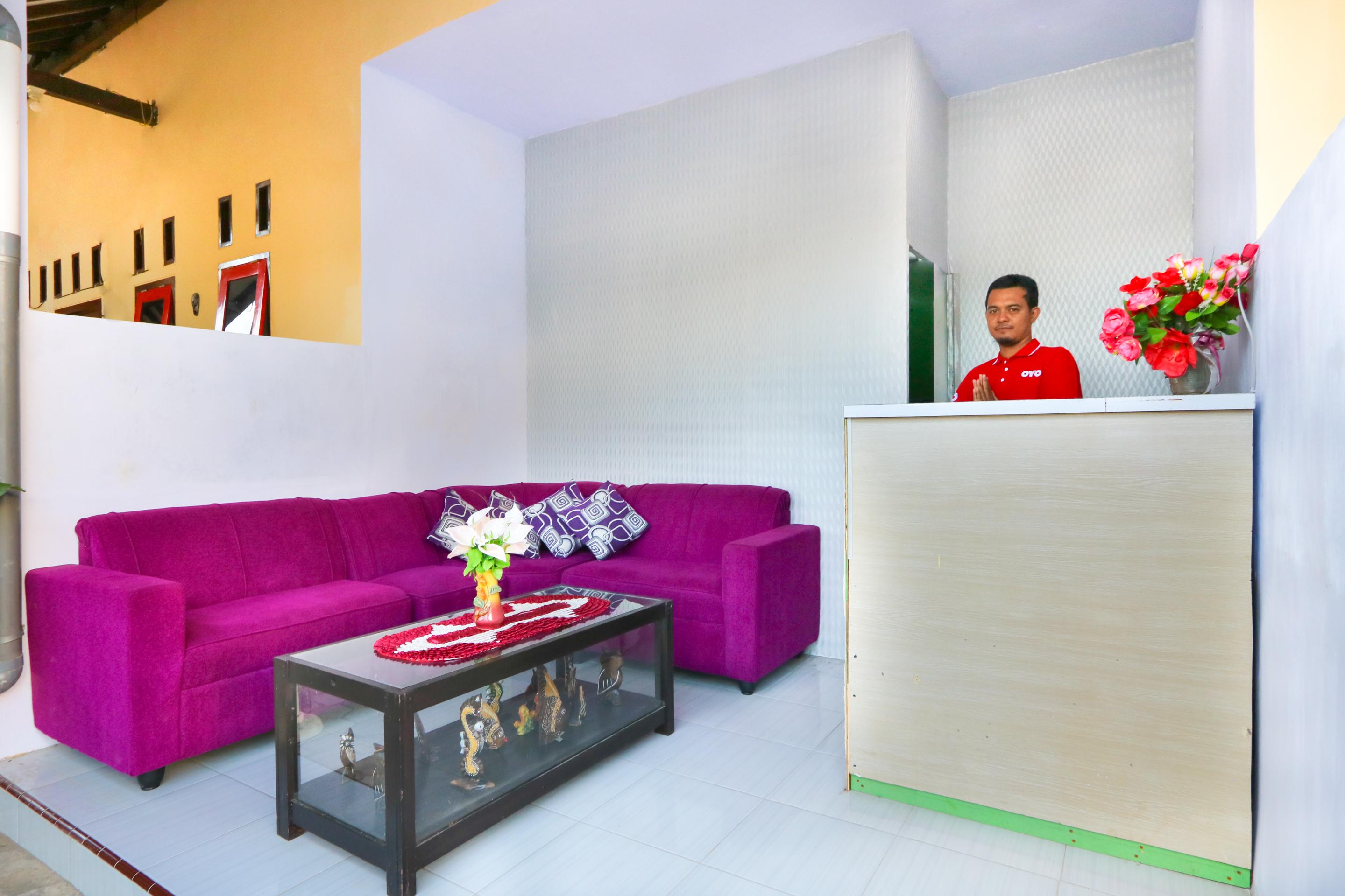 Reddoorz At El Shaday Homestay Banyuwangi بانيووانجى المظهر الخارجي الصورة