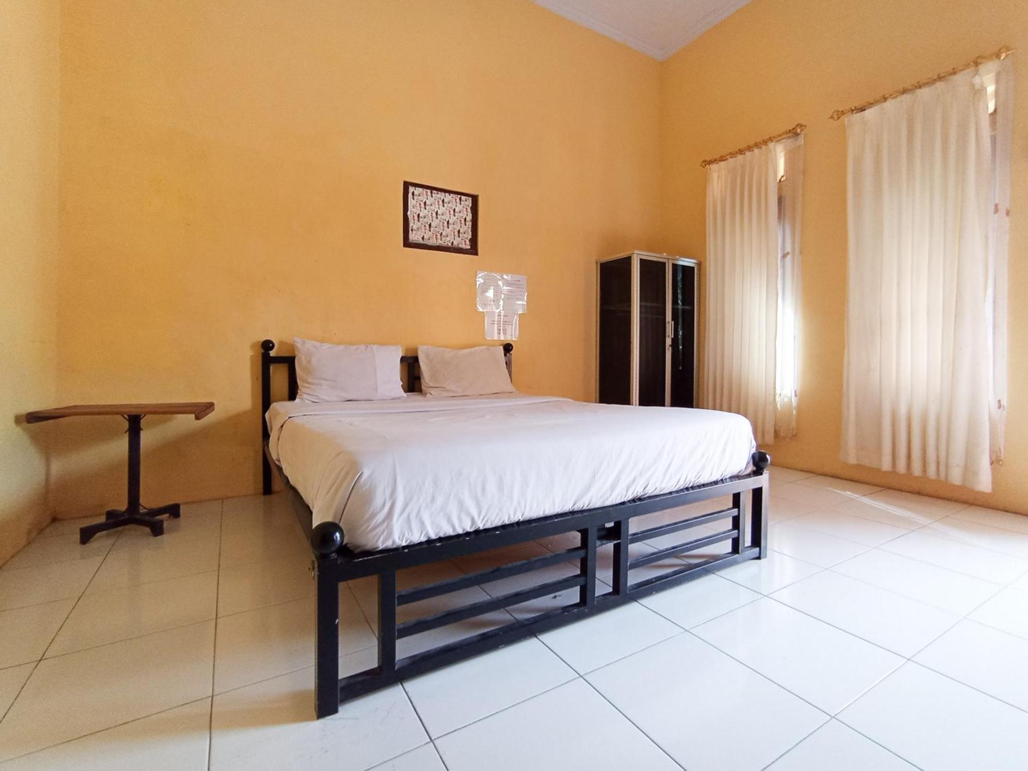 Reddoorz At El Shaday Homestay Banyuwangi بانيووانجى المظهر الخارجي الصورة