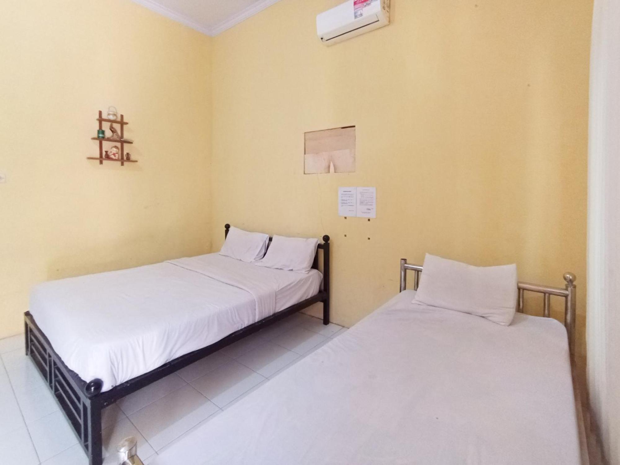 Reddoorz At El Shaday Homestay Banyuwangi بانيووانجى المظهر الخارجي الصورة
