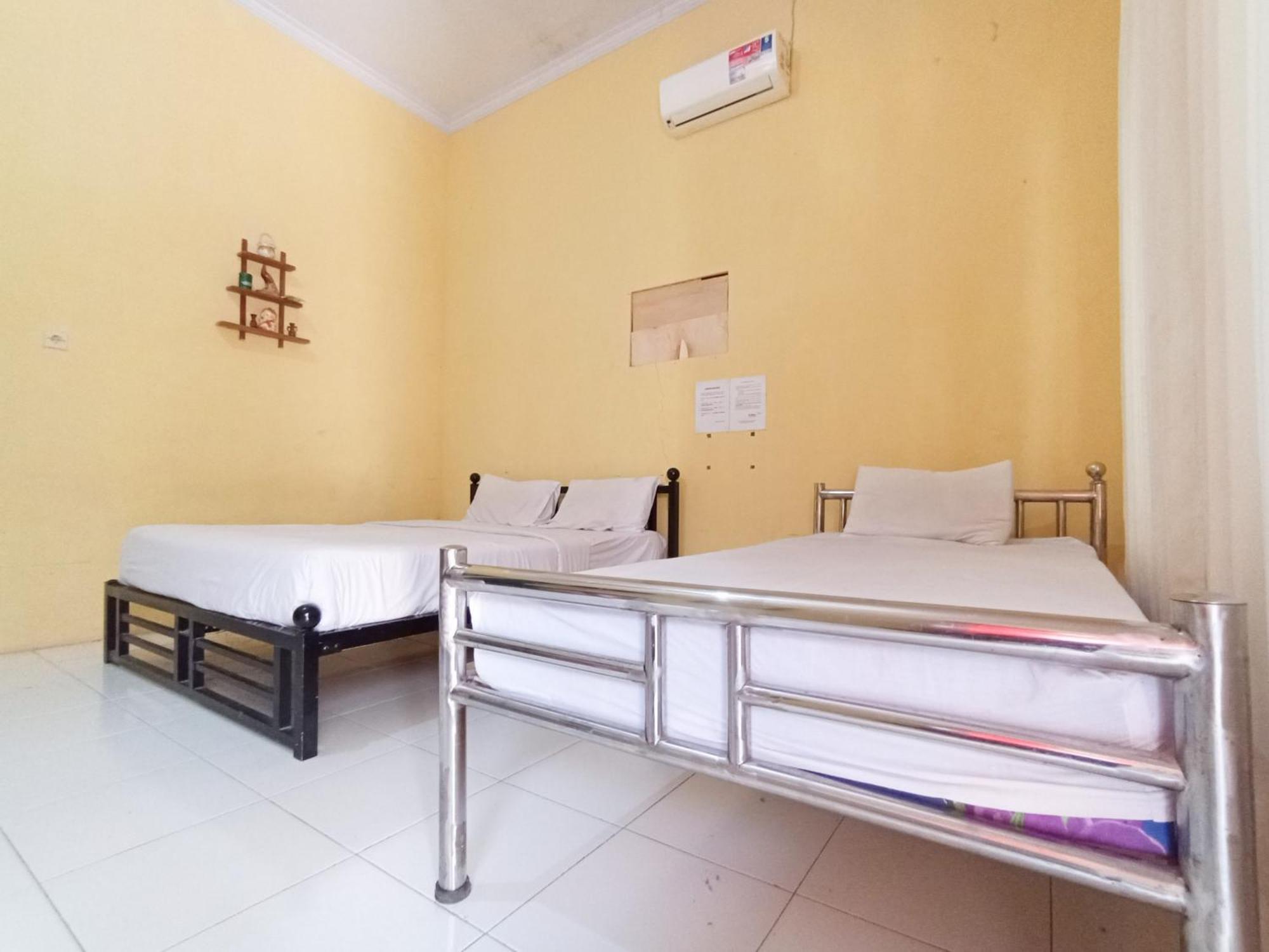 Reddoorz At El Shaday Homestay Banyuwangi بانيووانجى المظهر الخارجي الصورة