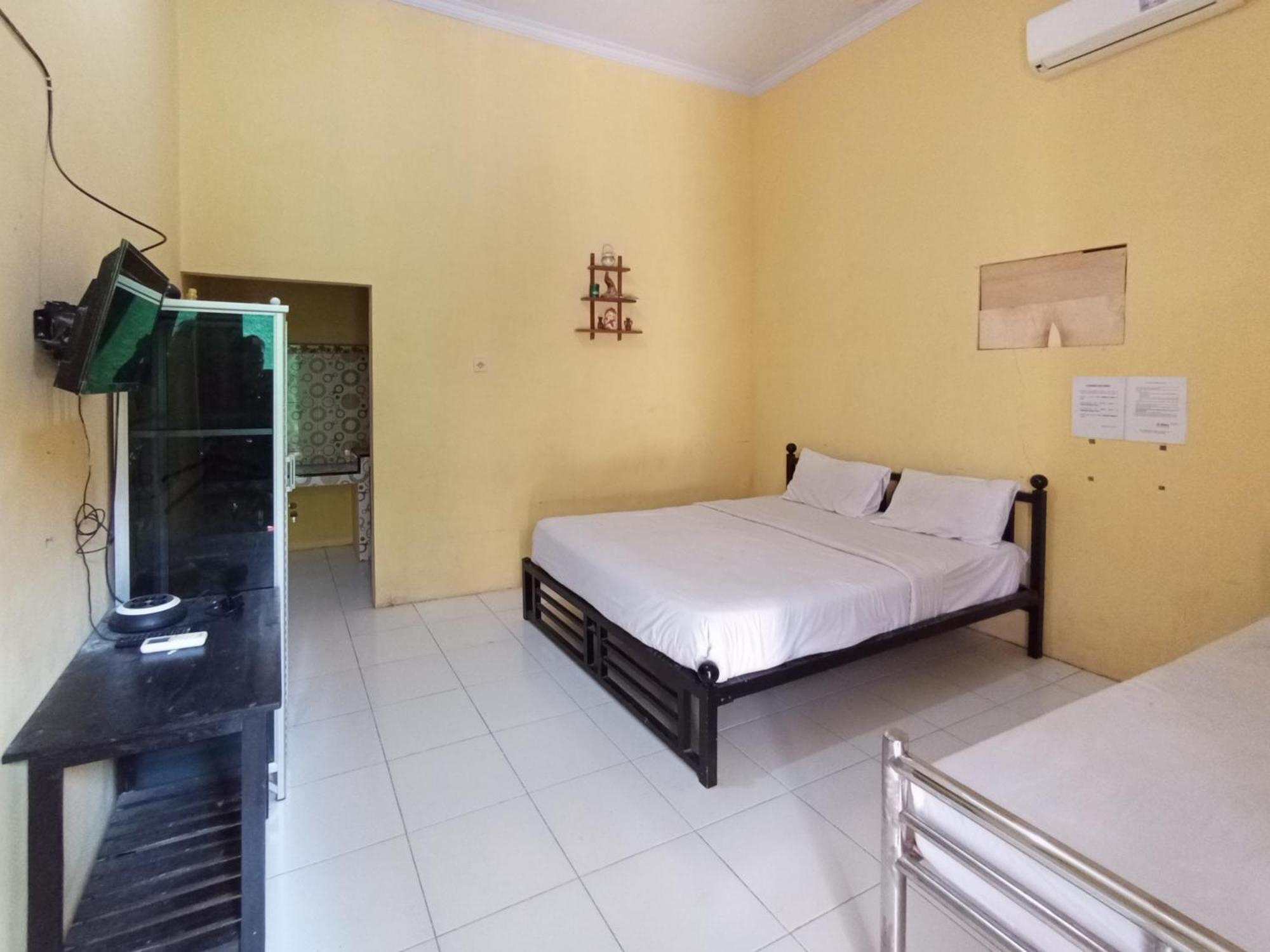 Reddoorz At El Shaday Homestay Banyuwangi بانيووانجى المظهر الخارجي الصورة