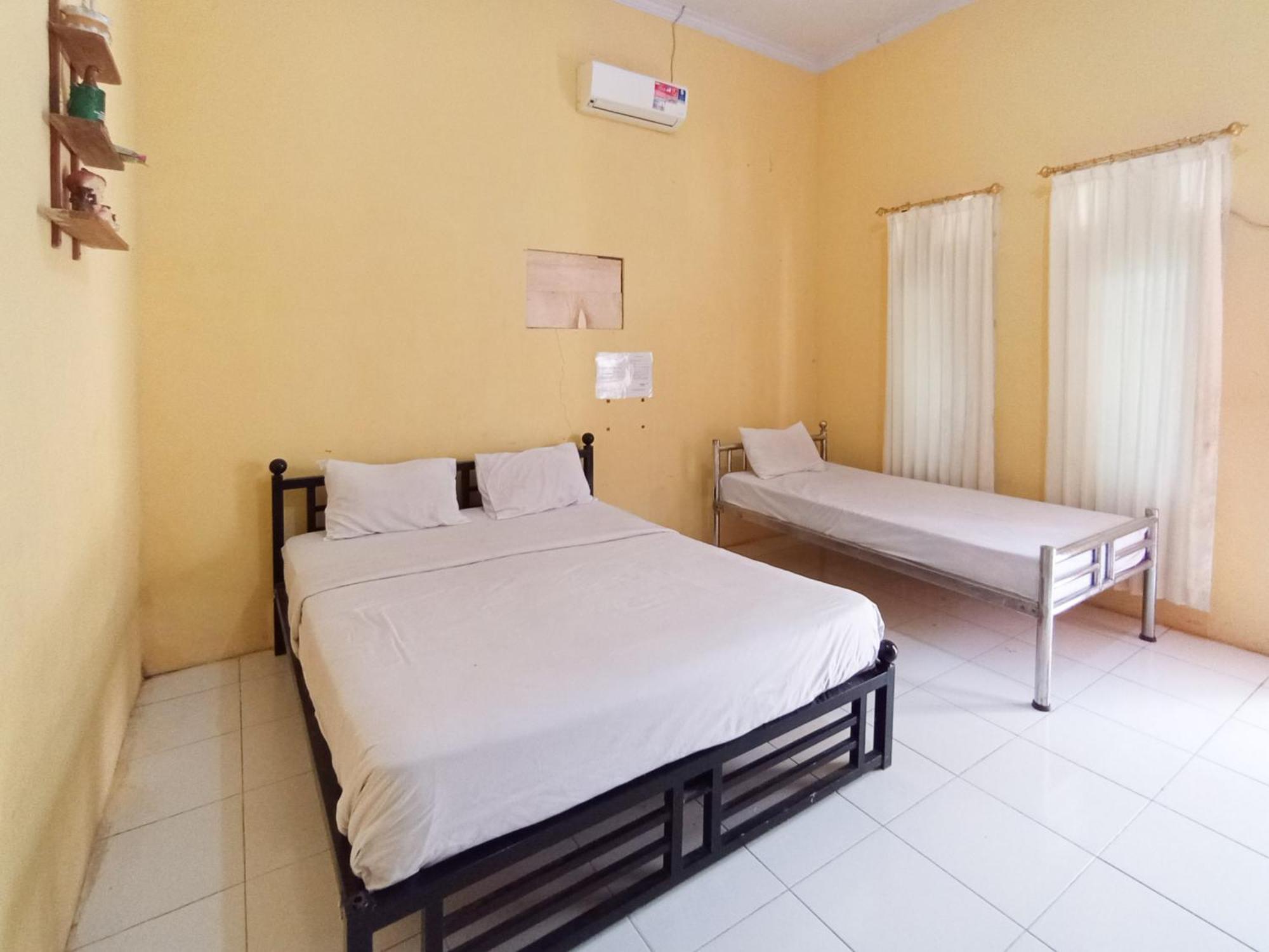 Reddoorz At El Shaday Homestay Banyuwangi بانيووانجى المظهر الخارجي الصورة