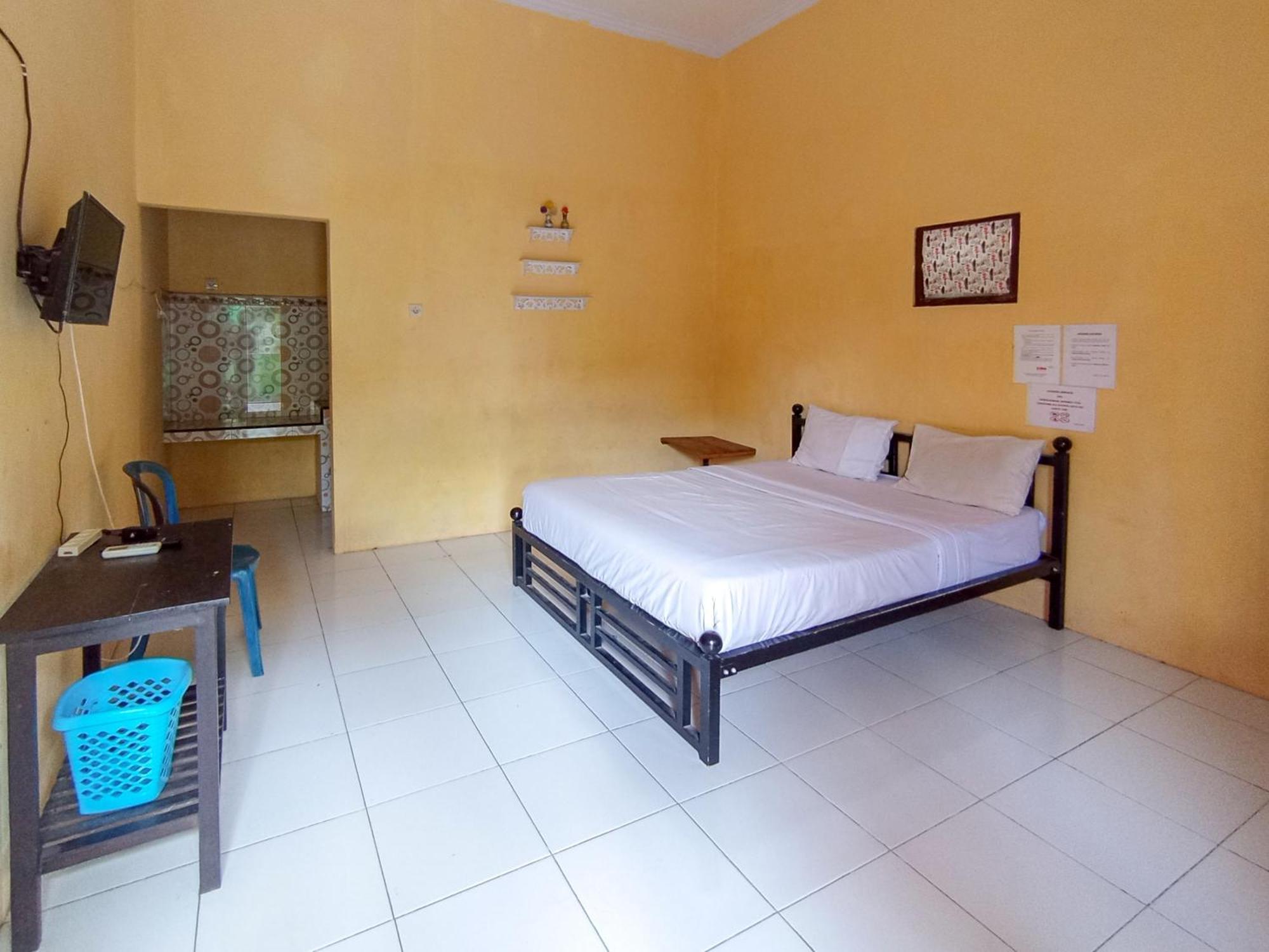 Reddoorz At El Shaday Homestay Banyuwangi بانيووانجى المظهر الخارجي الصورة