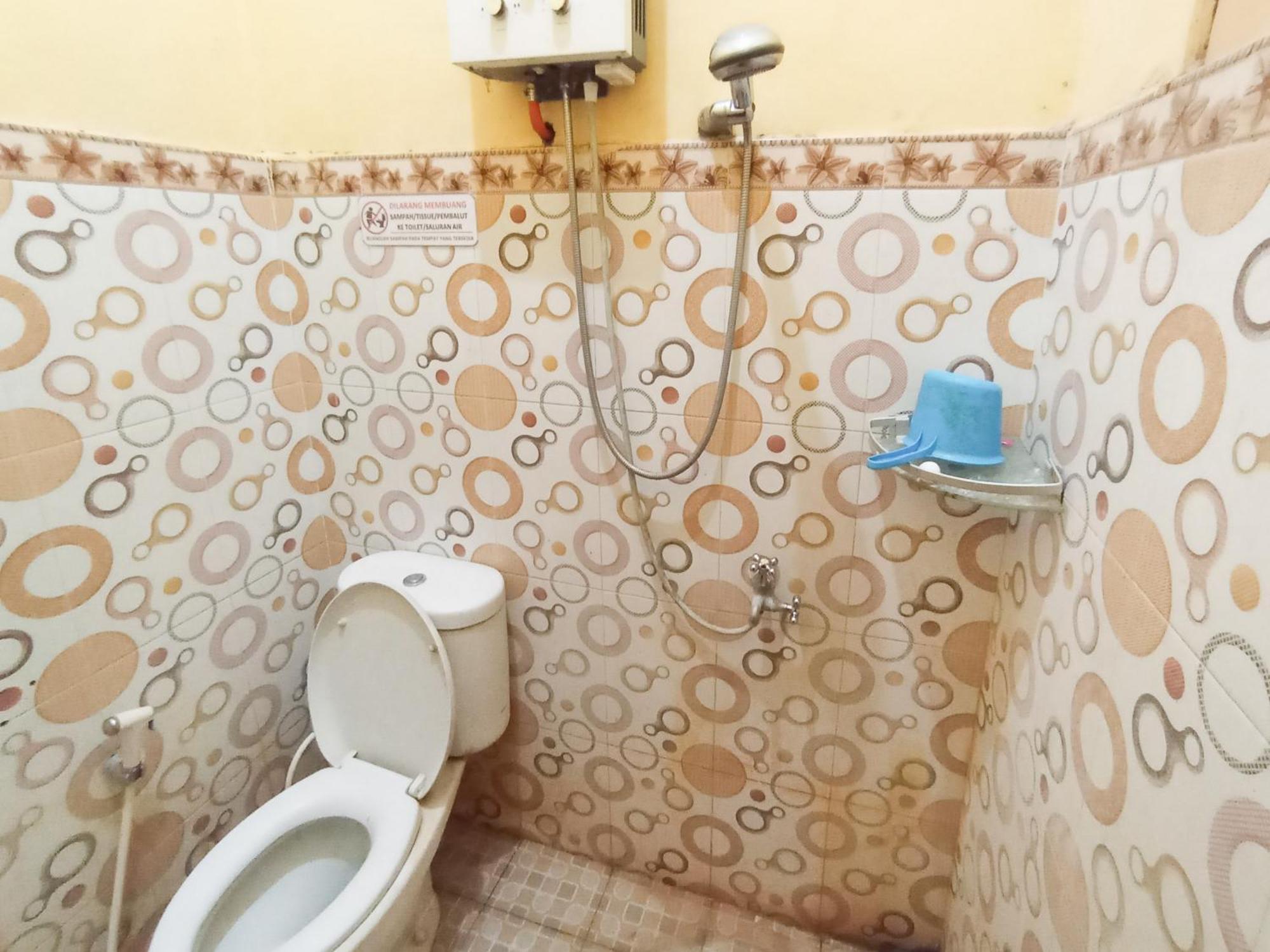 Reddoorz At El Shaday Homestay Banyuwangi بانيووانجى المظهر الخارجي الصورة